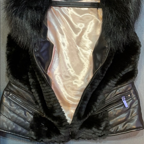 Vest - Picture 9 of 16